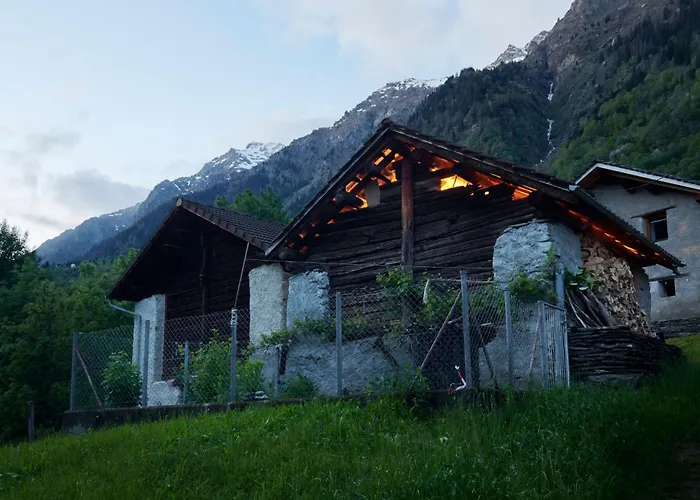 Waterfall House By Interhome 別荘 Mesocco